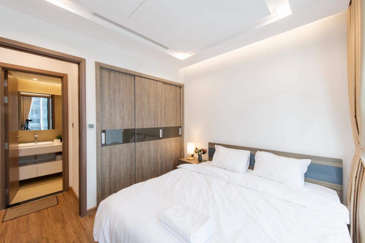 Hi-Home Suites - Vinhomes Metropolis Ханой Экстерьер фото
