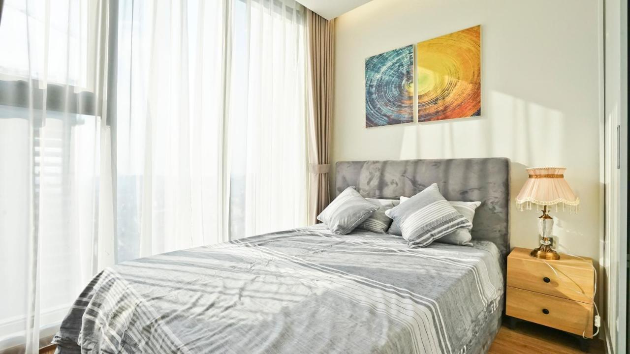 Hi-Home Suites - Vinhomes Metropolis Ханой Экстерьер фото